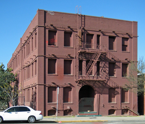 Mayflower Apts